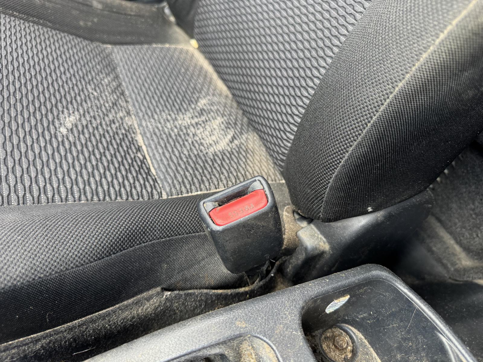 View TOYOTA HILUX 2019 2 Door Utility Breaking