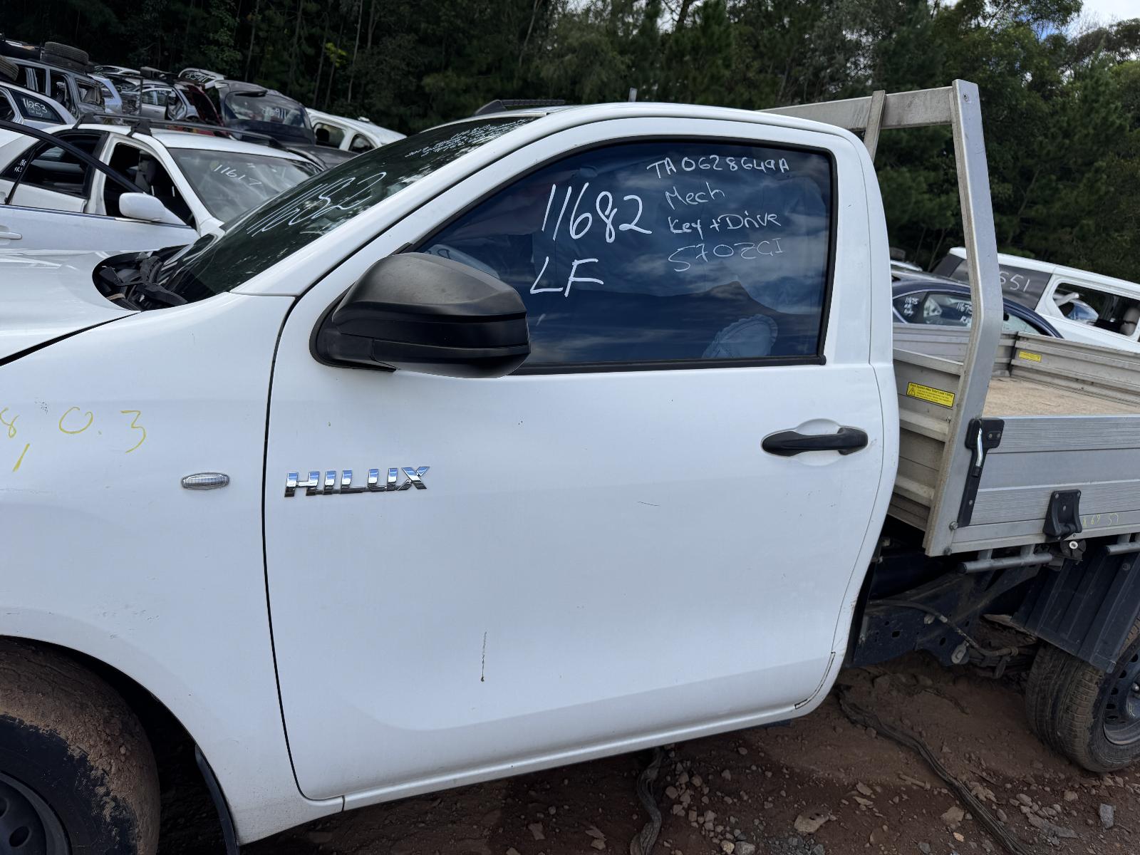 View TOYOTA HILUX 2019 2 Door Utility Breaking
