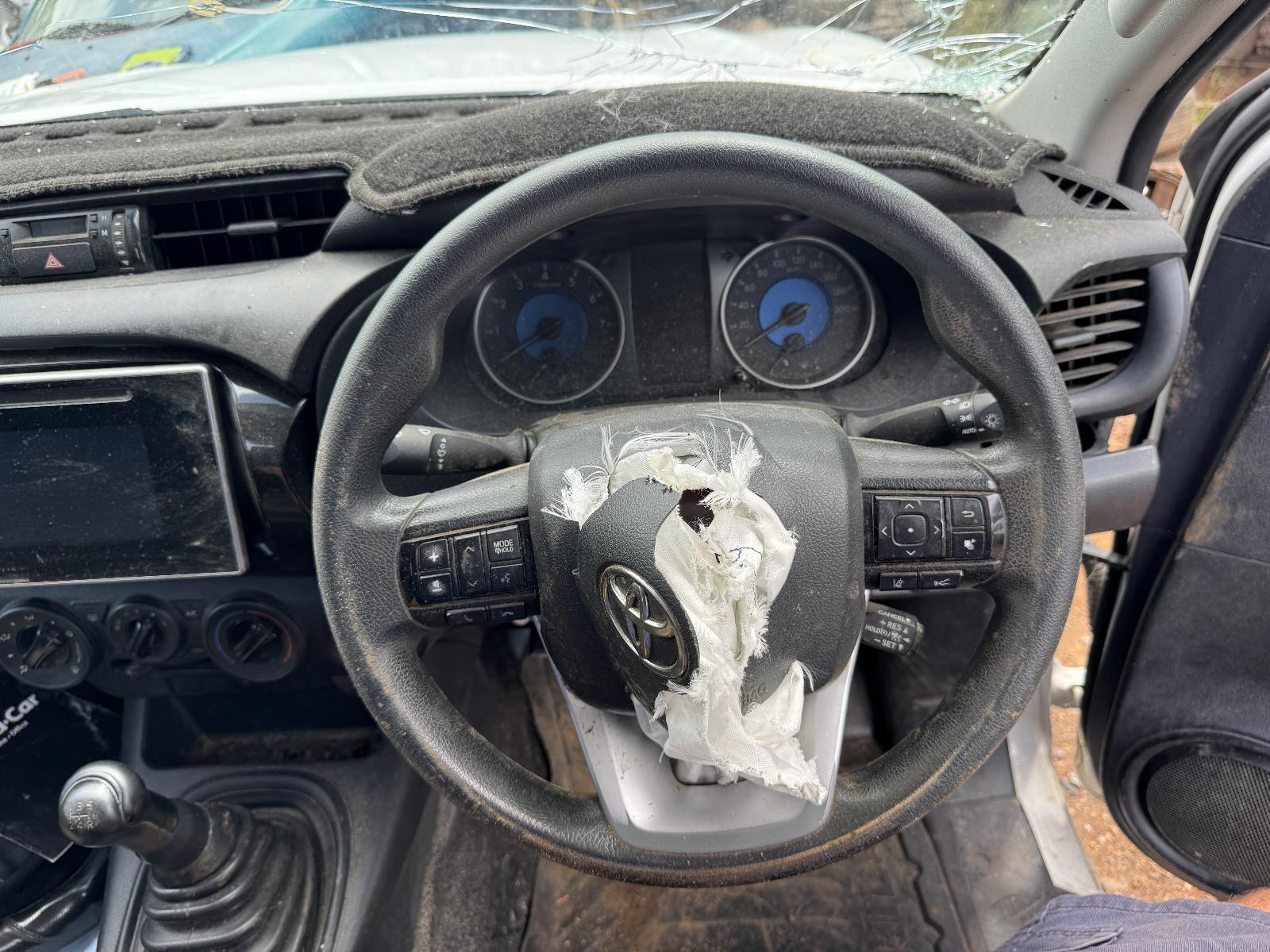 View TOYOTA HILUX 2019 2 Door Utility Breaking