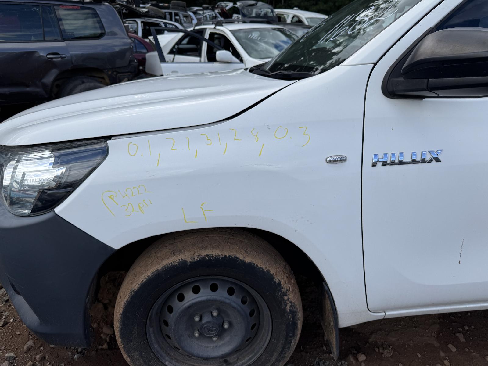 View TOYOTA HILUX 2019 2 Door Utility Breaking