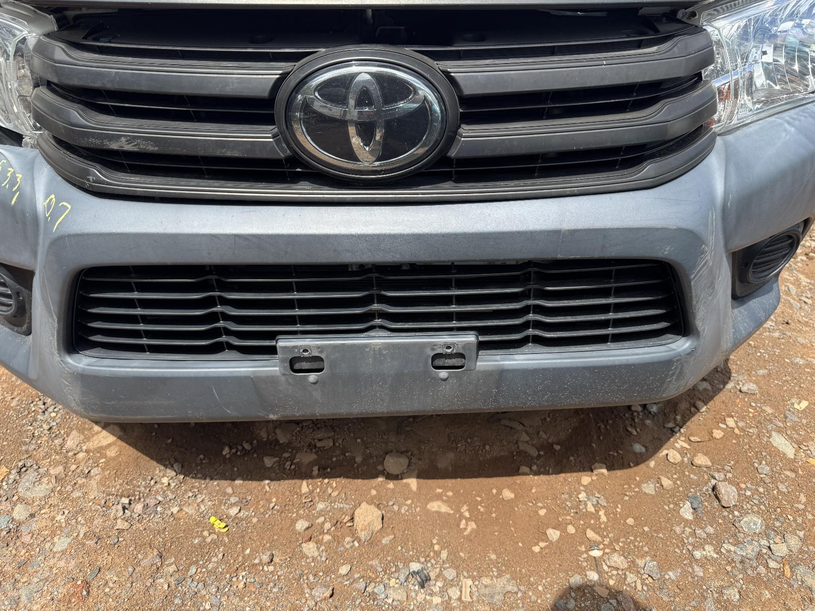 View TOYOTA HILUX 2019 2 Door Utility Breaking