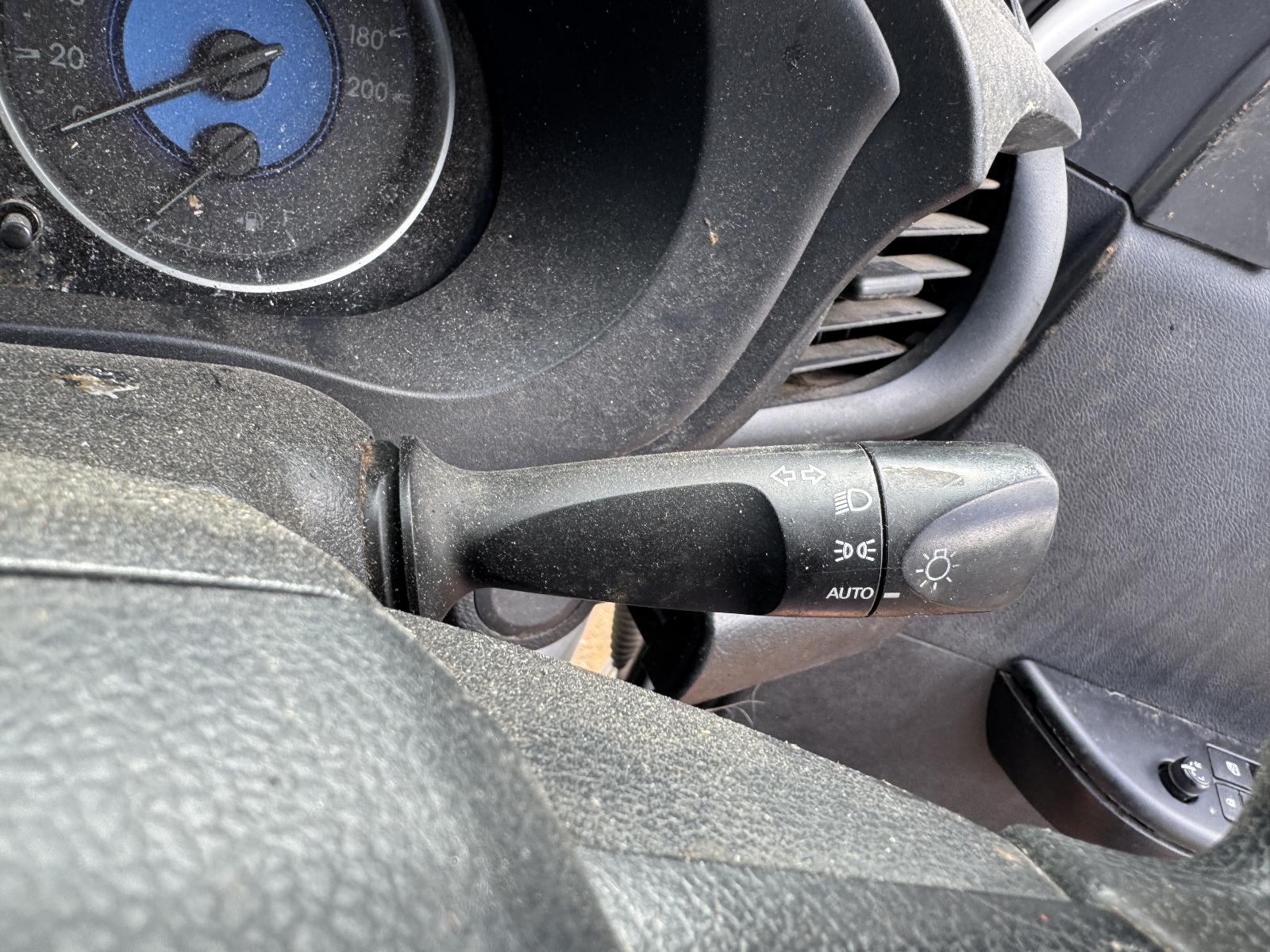 View TOYOTA HILUX 2019 2 Door Utility Breaking
