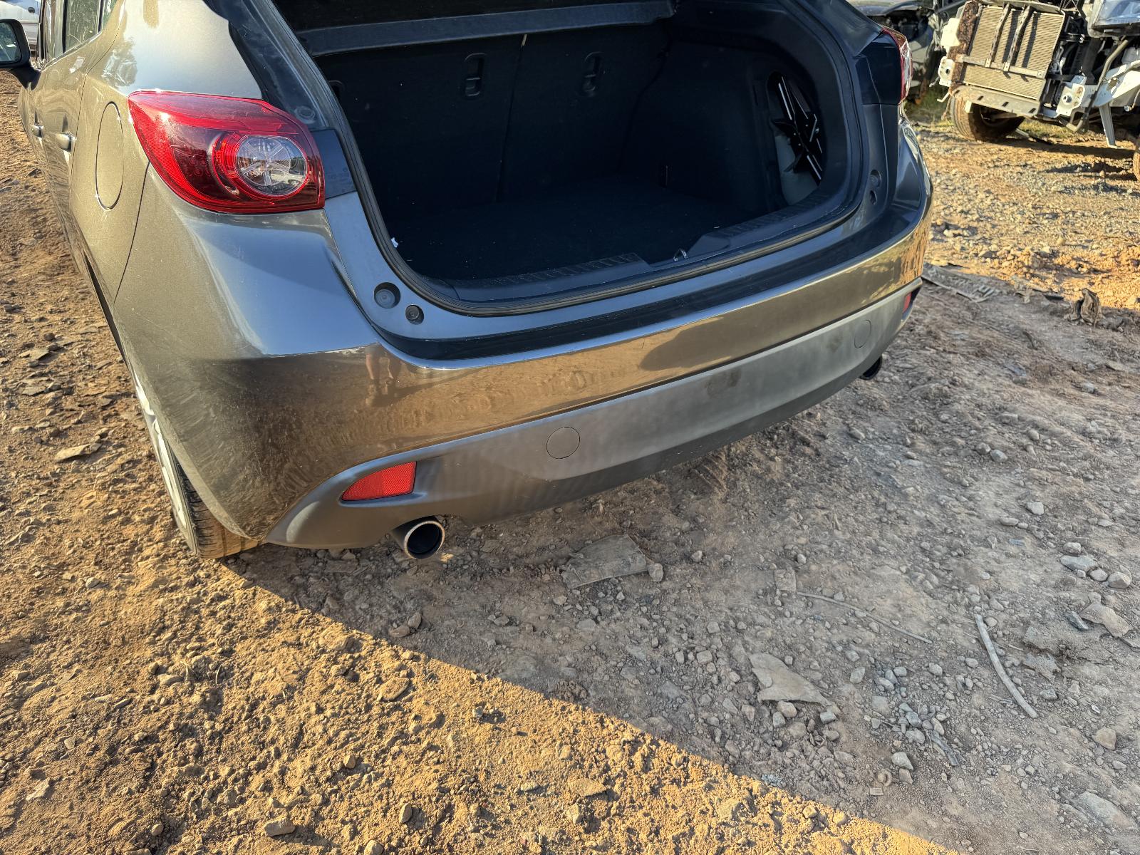 View MAZDA 3 2013 4 Door Hatchback Breaking