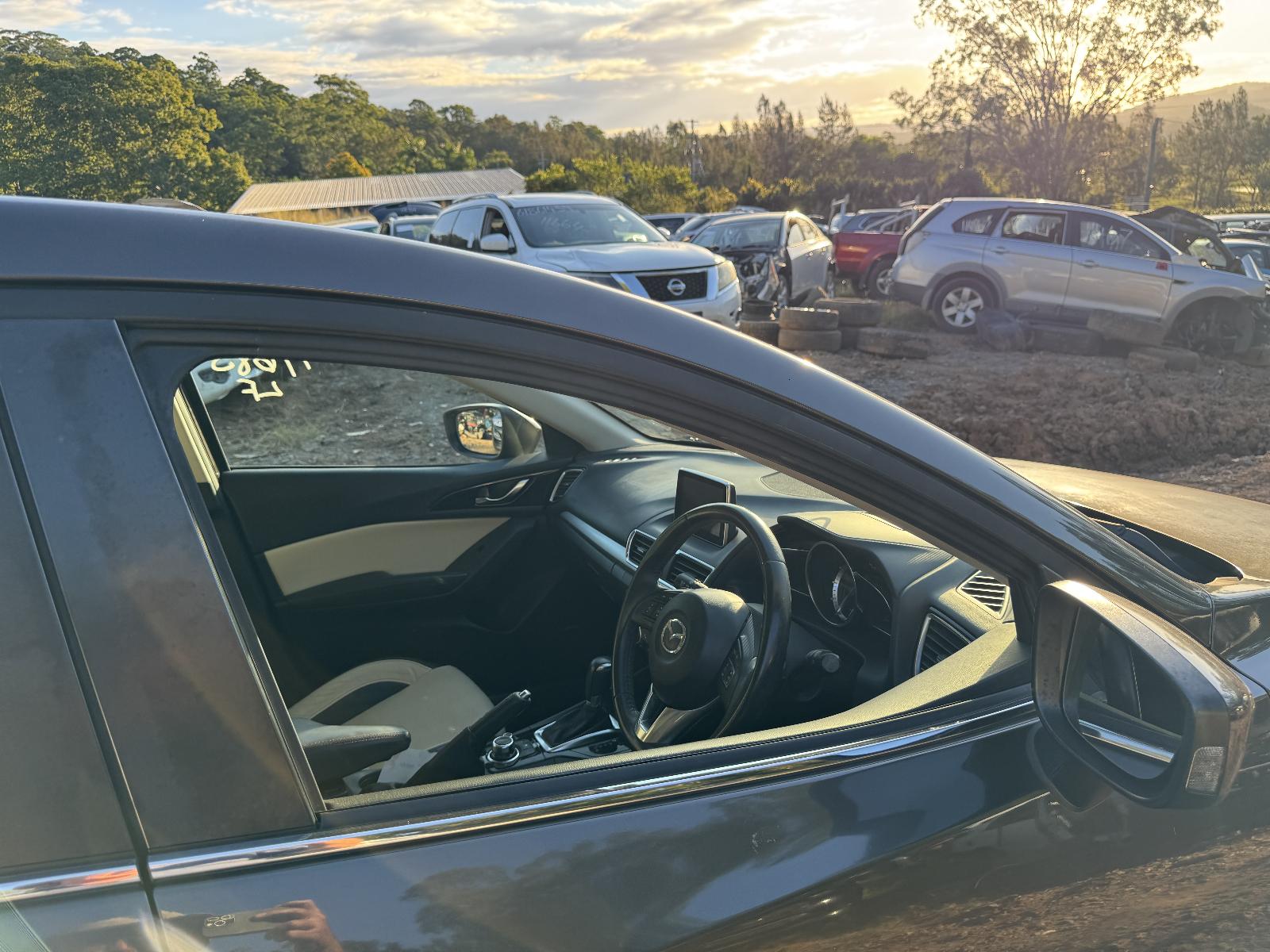 View MAZDA 3 2013 4 Door Hatchback Breaking