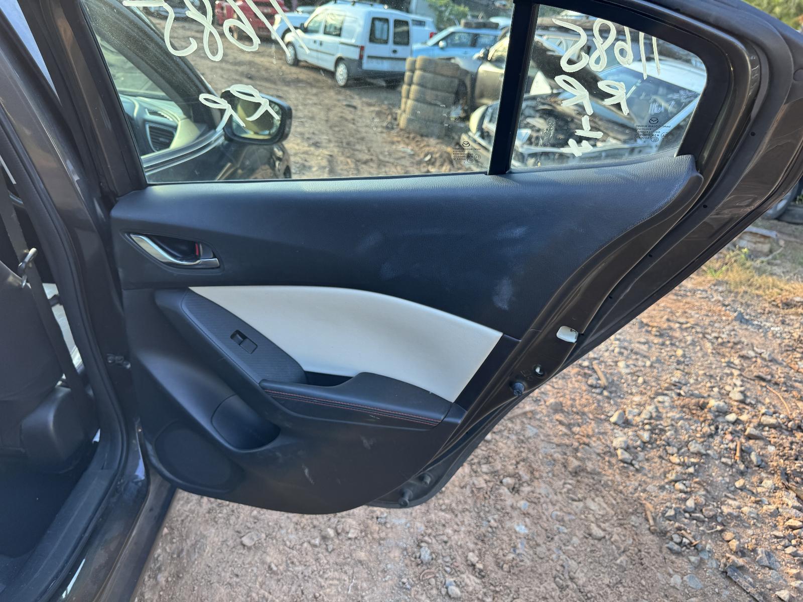 View MAZDA 3 2013 4 Door Hatchback Breaking