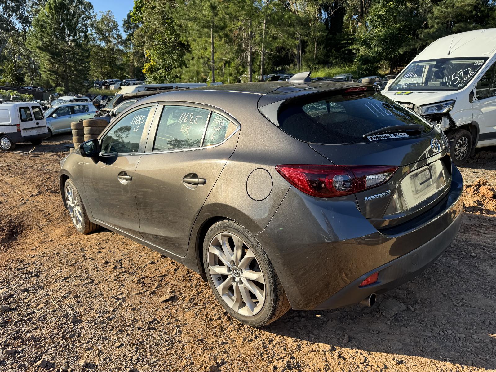 View MAZDA 3 2013 4 Door Hatchback Breaking
