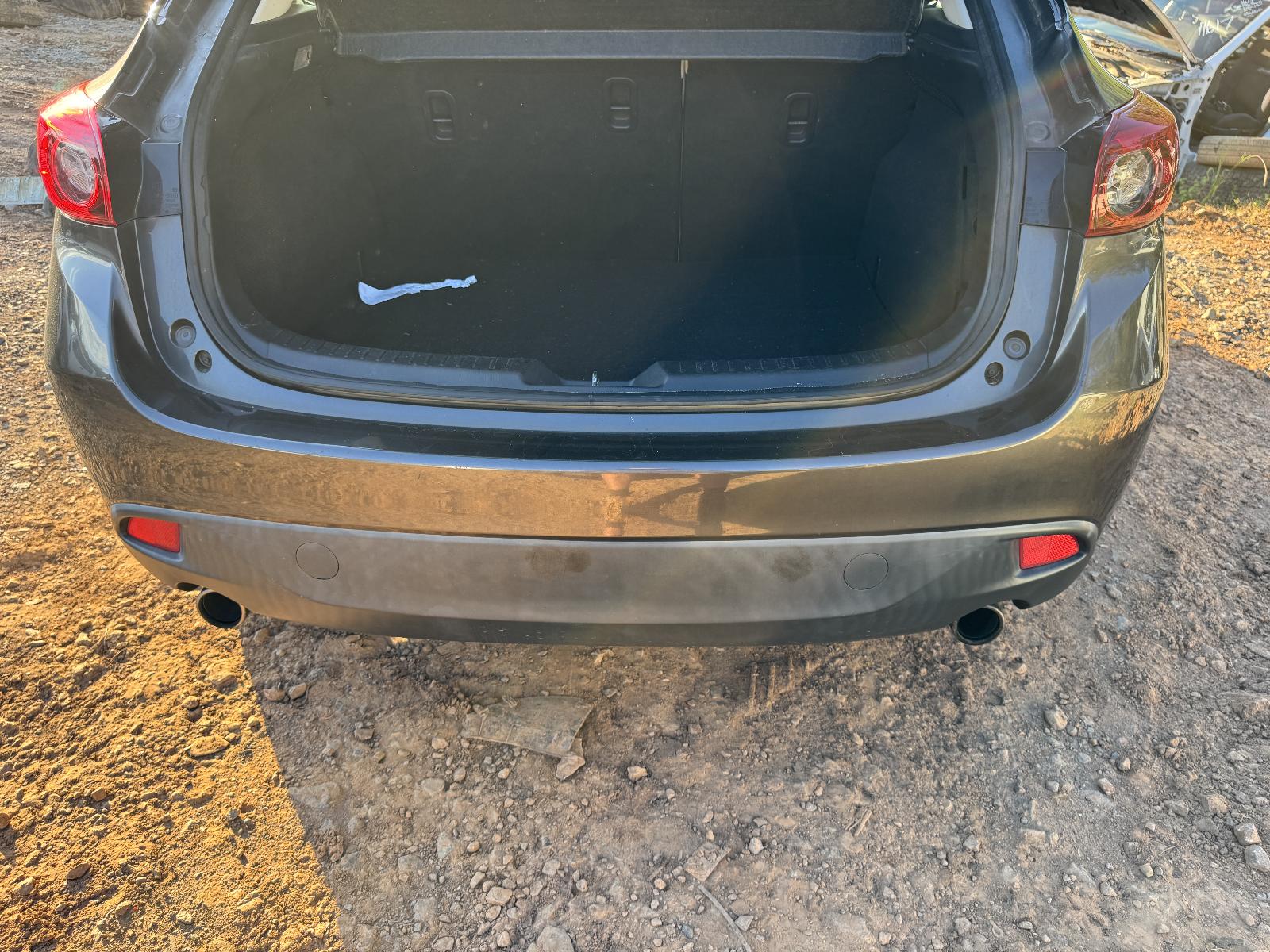 View MAZDA 3 2013 4 Door Hatchback Breaking