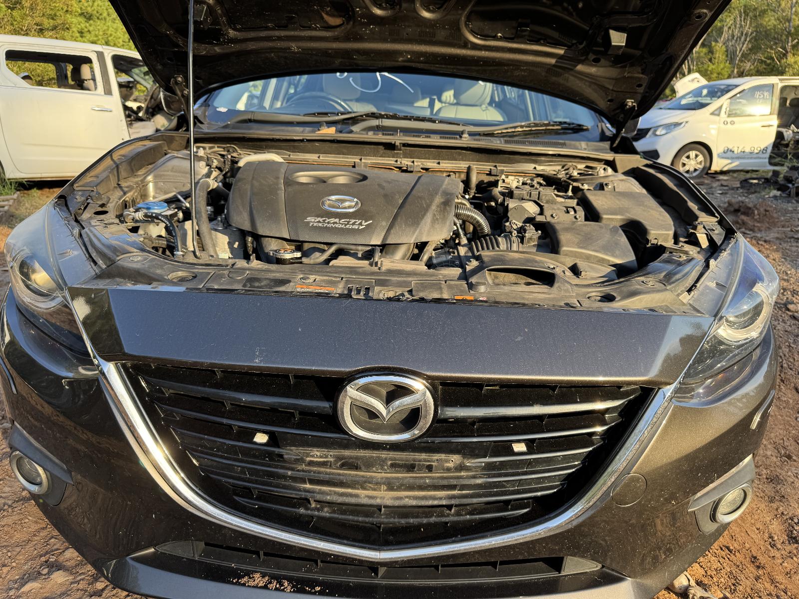 View MAZDA 3 2013 4 Door Hatchback Breaking