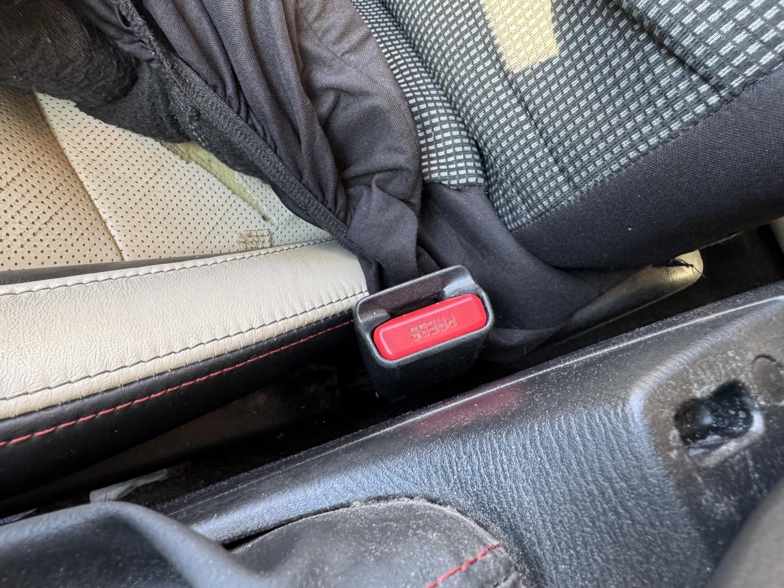 View MAZDA 3 2013 4 Door Hatchback Breaking