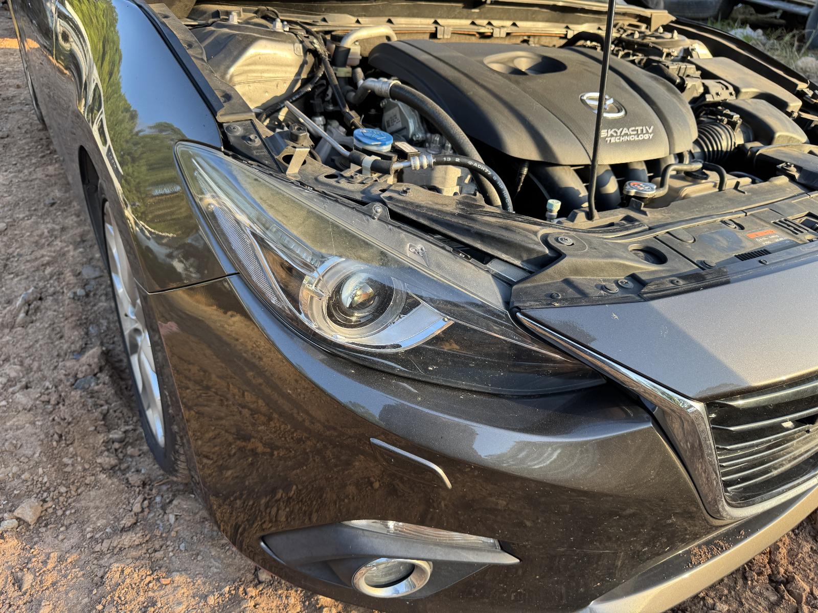 View MAZDA 3 2013 4 Door Hatchback Breaking