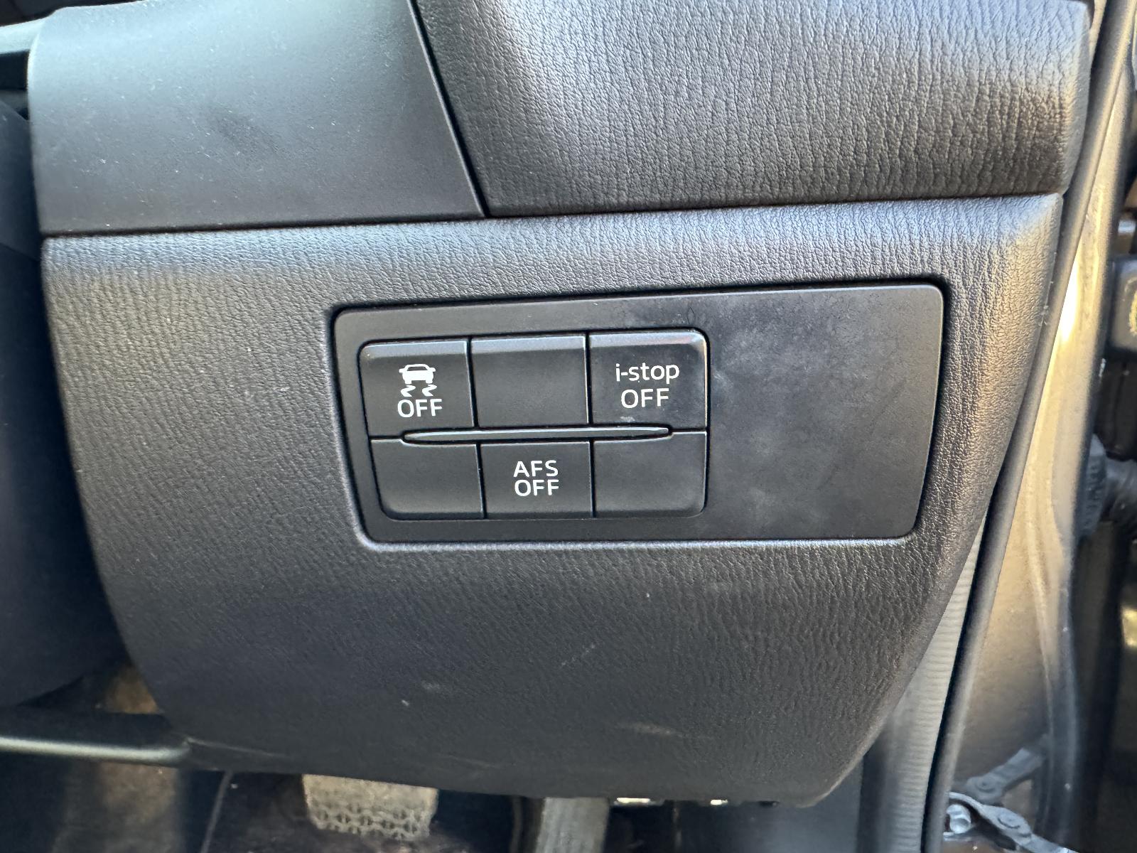 View MAZDA 3 2013 4 Door Hatchback Breaking