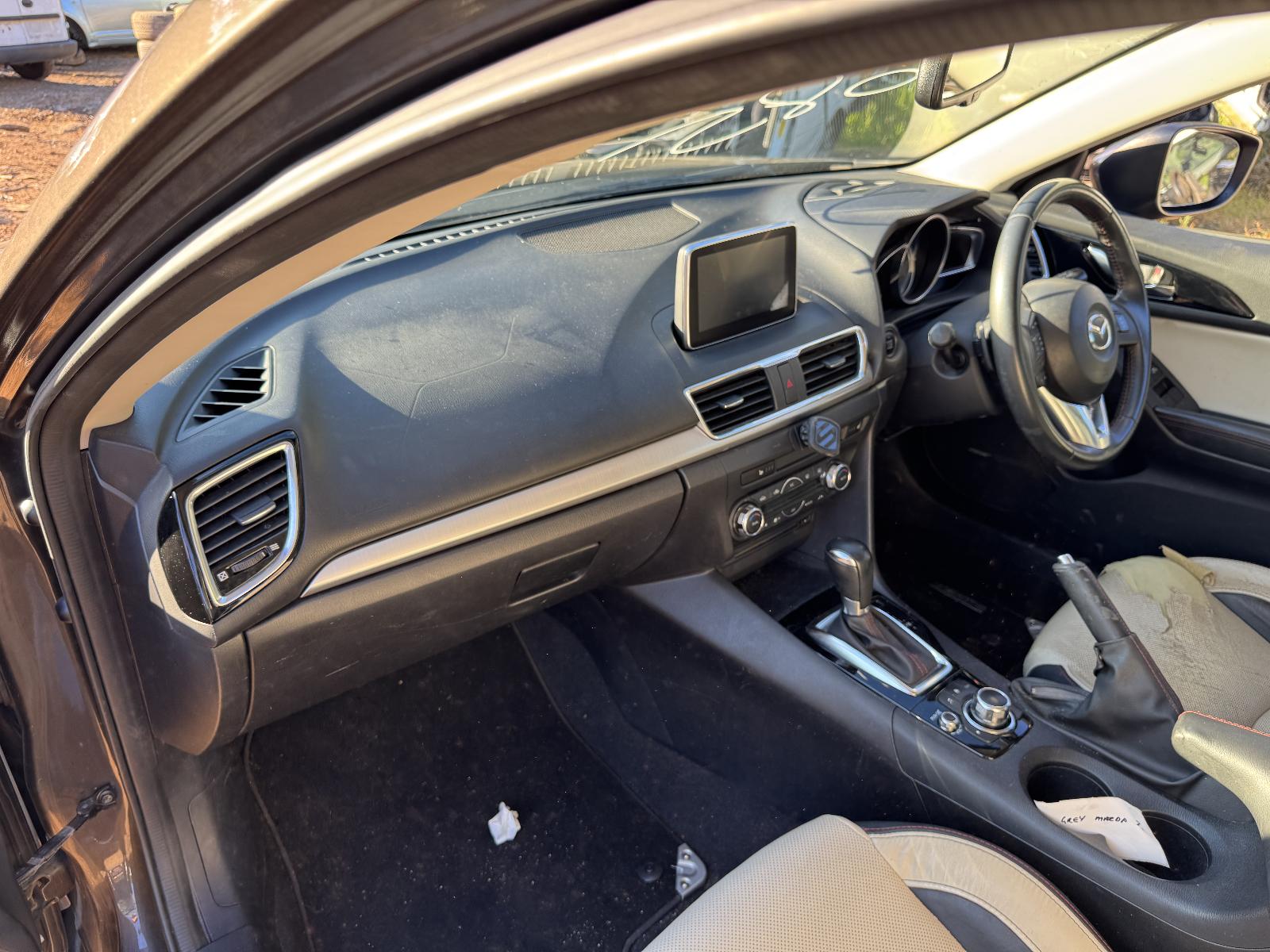 View MAZDA 3 2013 4 Door Hatchback Breaking