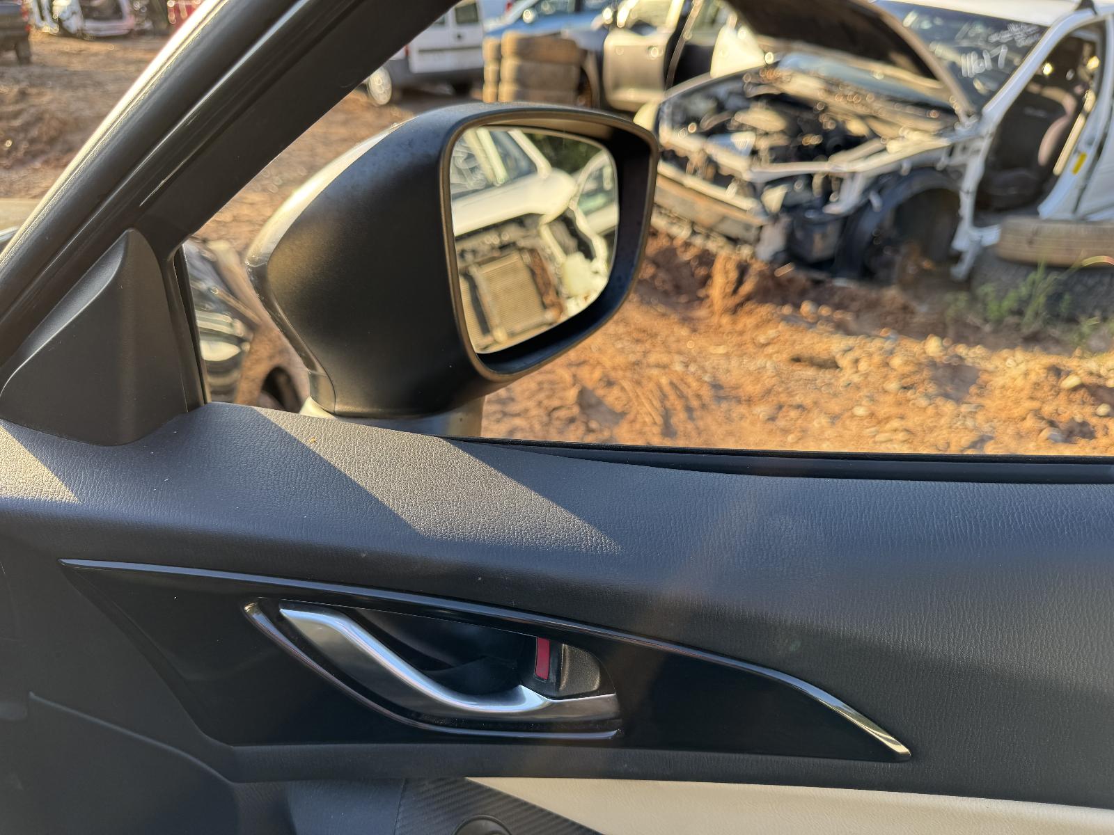 View MAZDA 3 2013 4 Door Hatchback Breaking