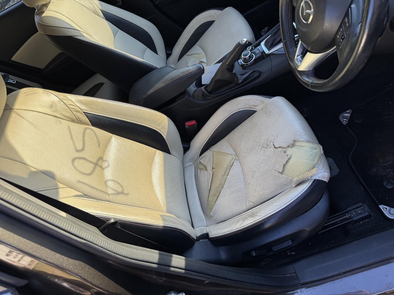 View MAZDA 3 2013 4 Door Hatchback Breaking