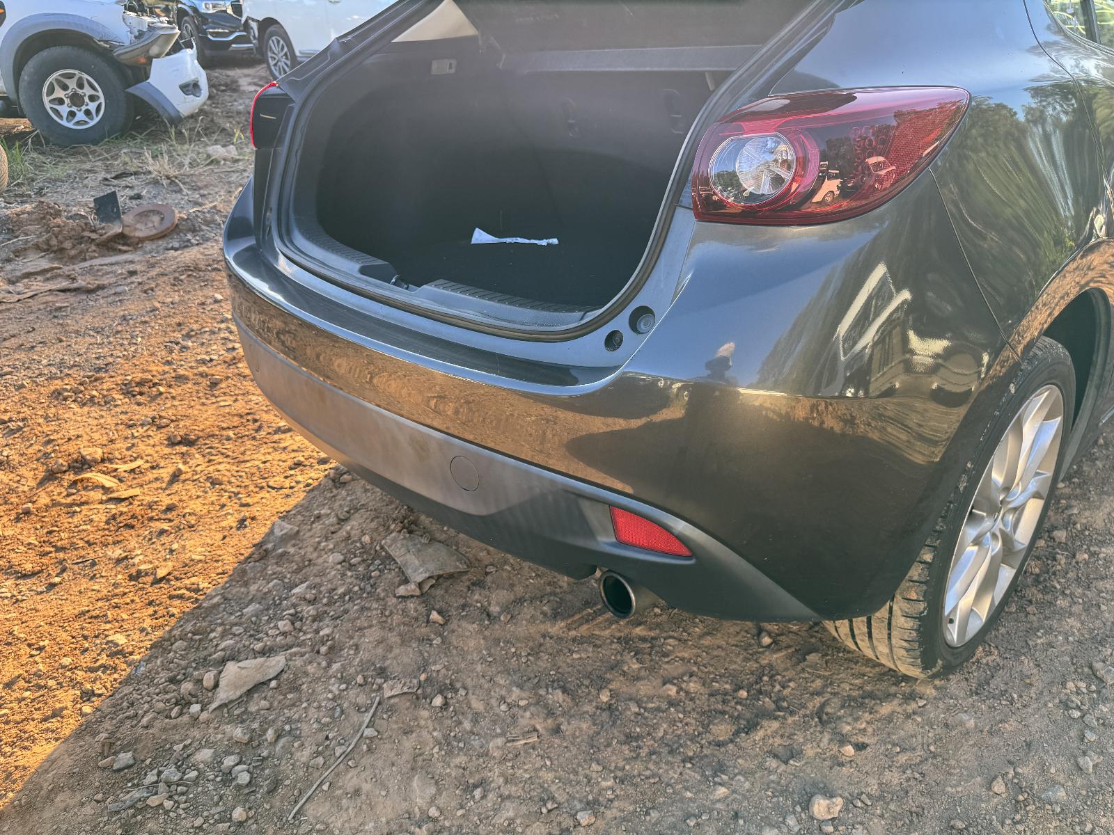 View MAZDA 3 2013 4 Door Hatchback Breaking
