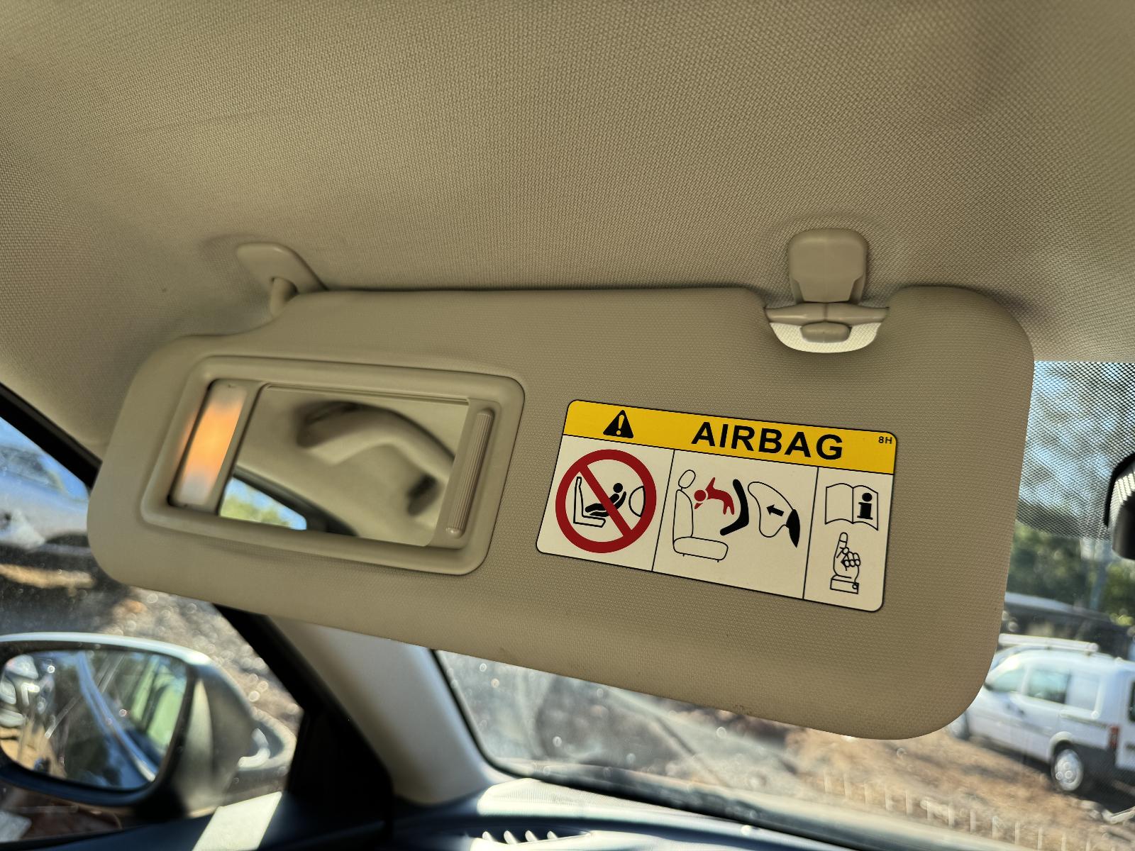View MAZDA 3 2013 4 Door Hatchback Breaking