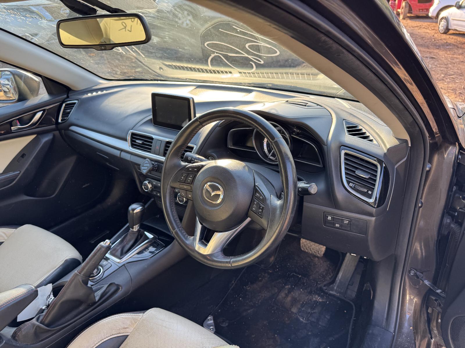 View MAZDA 3 2013 4 Door Hatchback Breaking