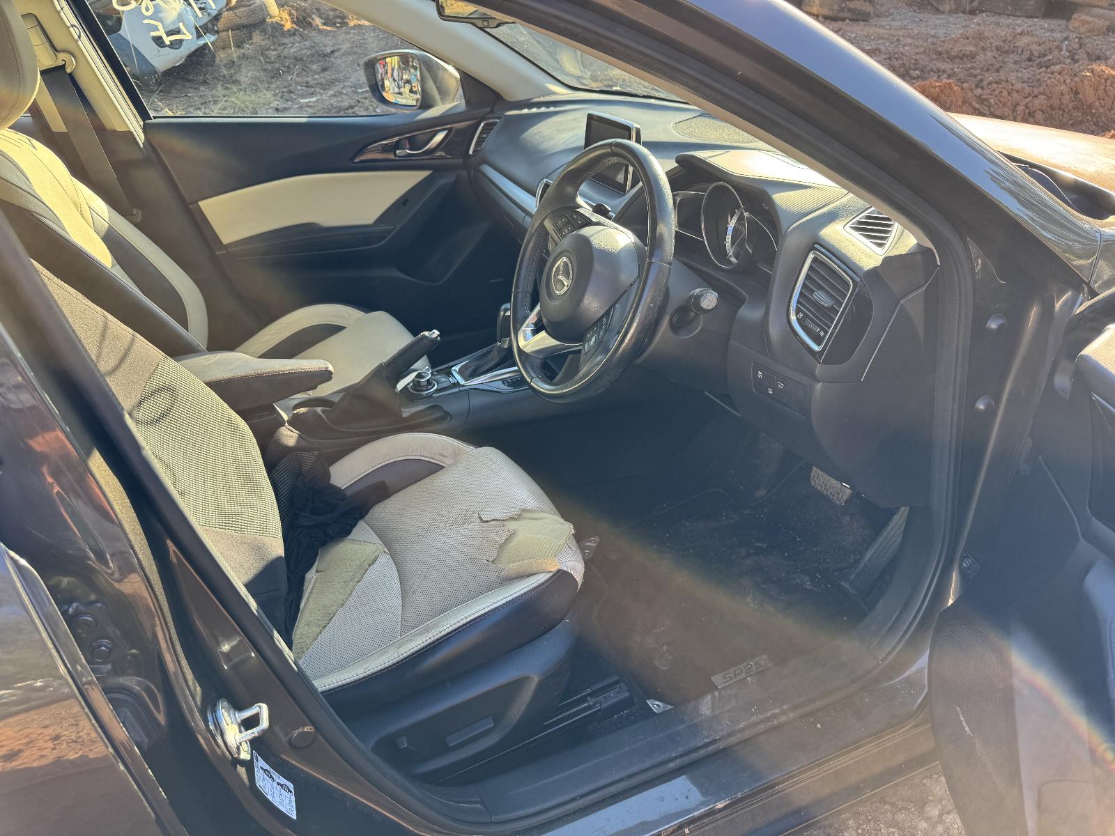 View MAZDA 3 2013 4 Door Hatchback Breaking