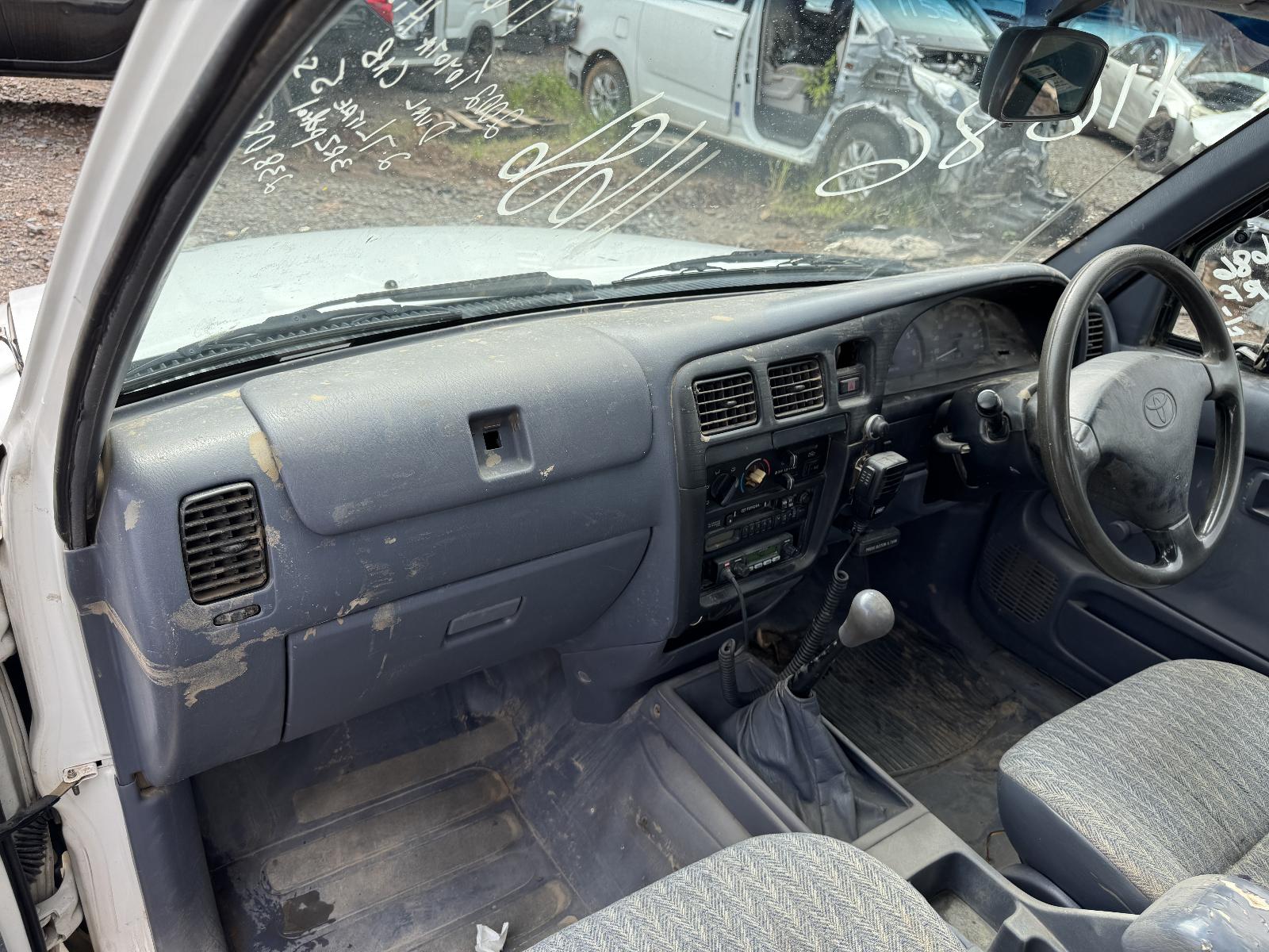 View TOYOTA HILUX 2002 4 Door Utility Breaking