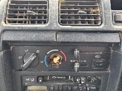 View TOYOTA HILUX 2002 4 Door Utility Breaking