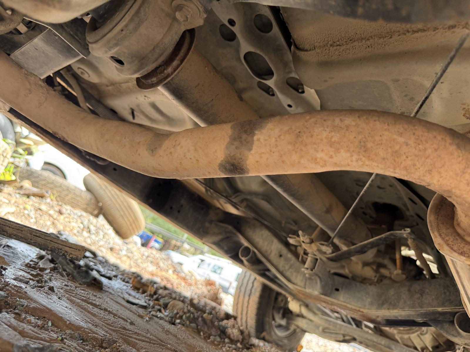 View TOYOTA HILUX 2002 4 Door Utility Breaking