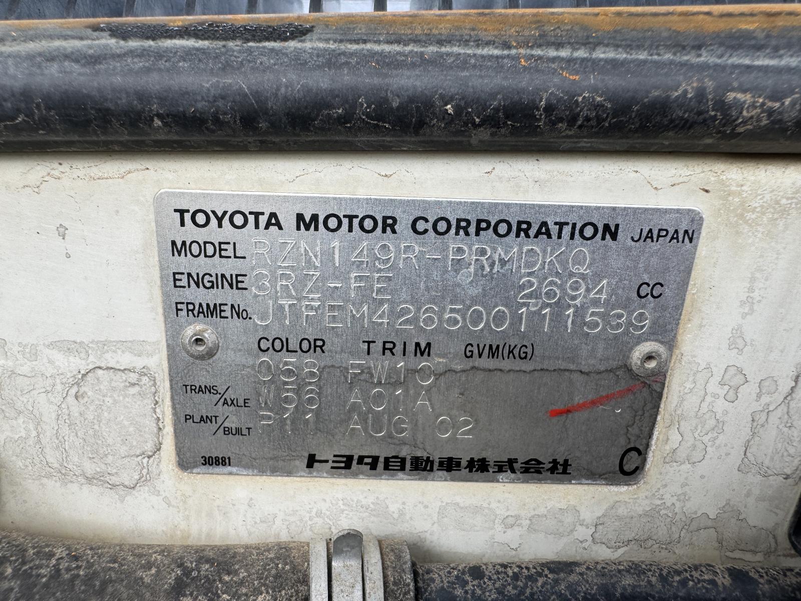 View TOYOTA HILUX 2002 4 Door Utility Breaking