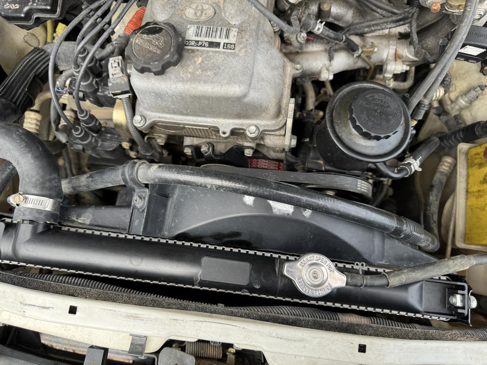 View TOYOTA HILUX 2002 4 Door Utility Breaking