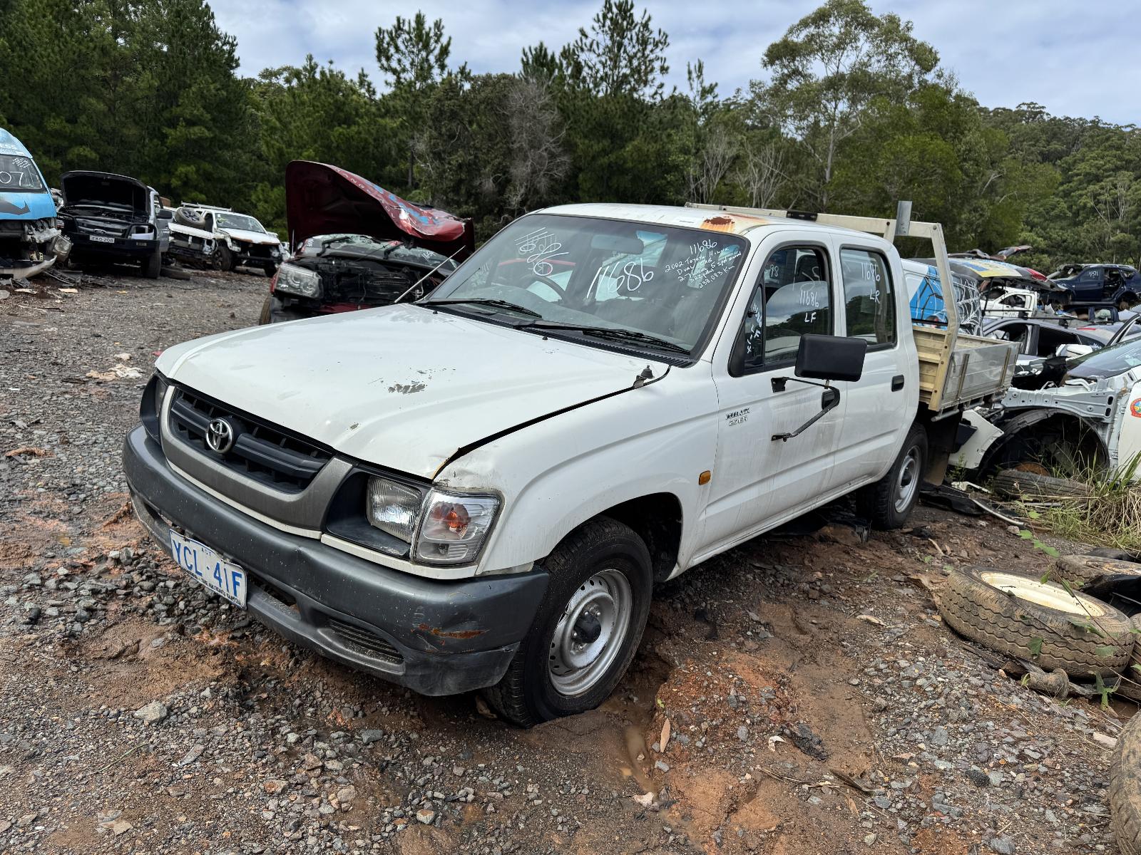 View TOYOTA HILUX 2002 4 Door Utility Breaking