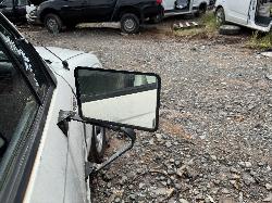 View TOYOTA HILUX 2002 4 Door Utility Breaking