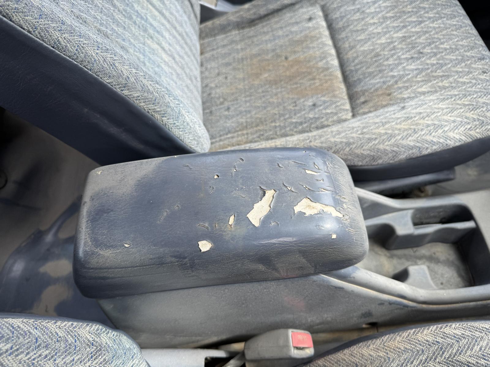 View TOYOTA HILUX 2002 4 Door Utility Breaking