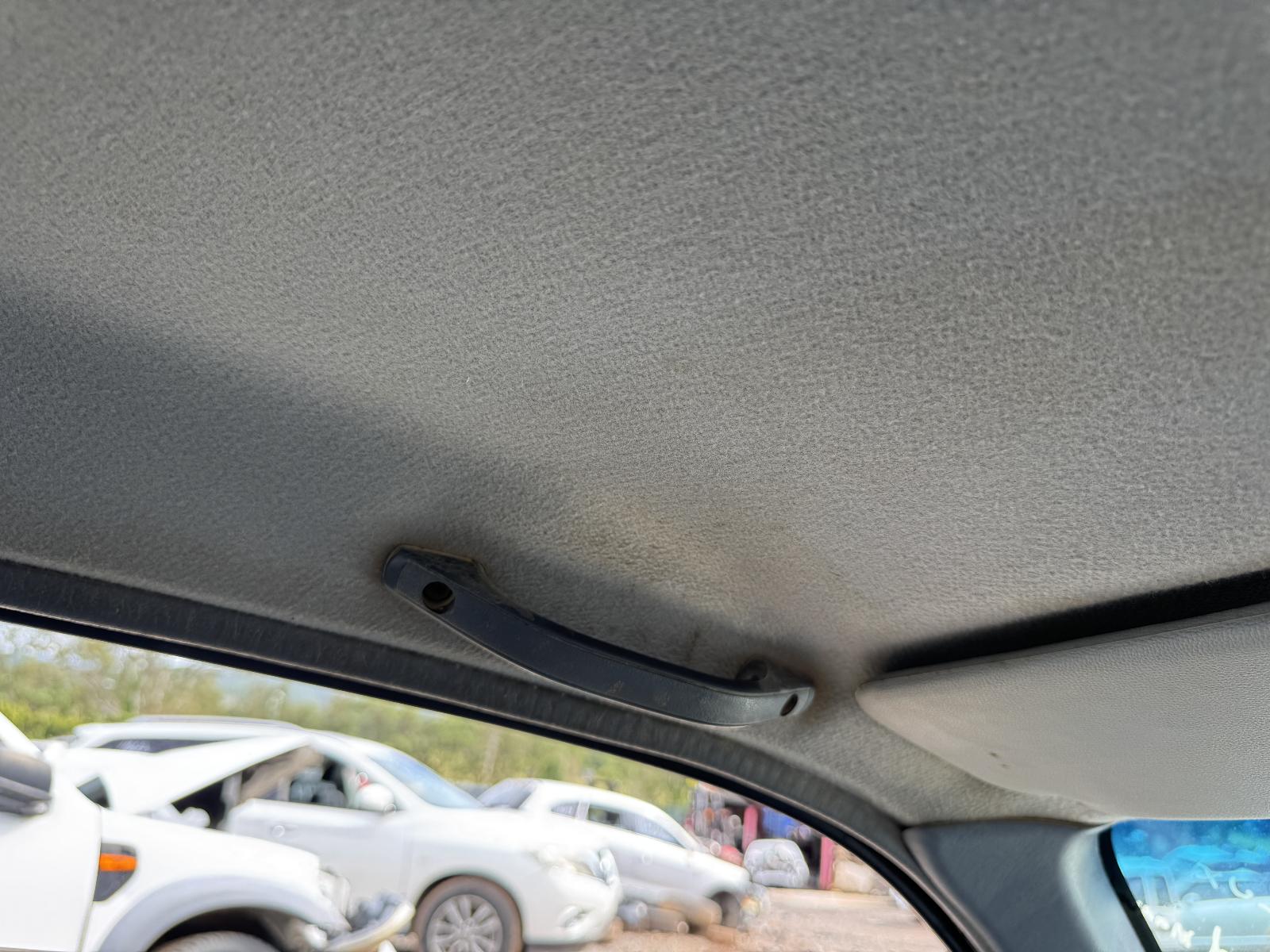 View TOYOTA HILUX 2002 4 Door Utility Breaking