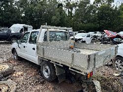 View TOYOTA HILUX 2002 4 Door Utility Breaking
