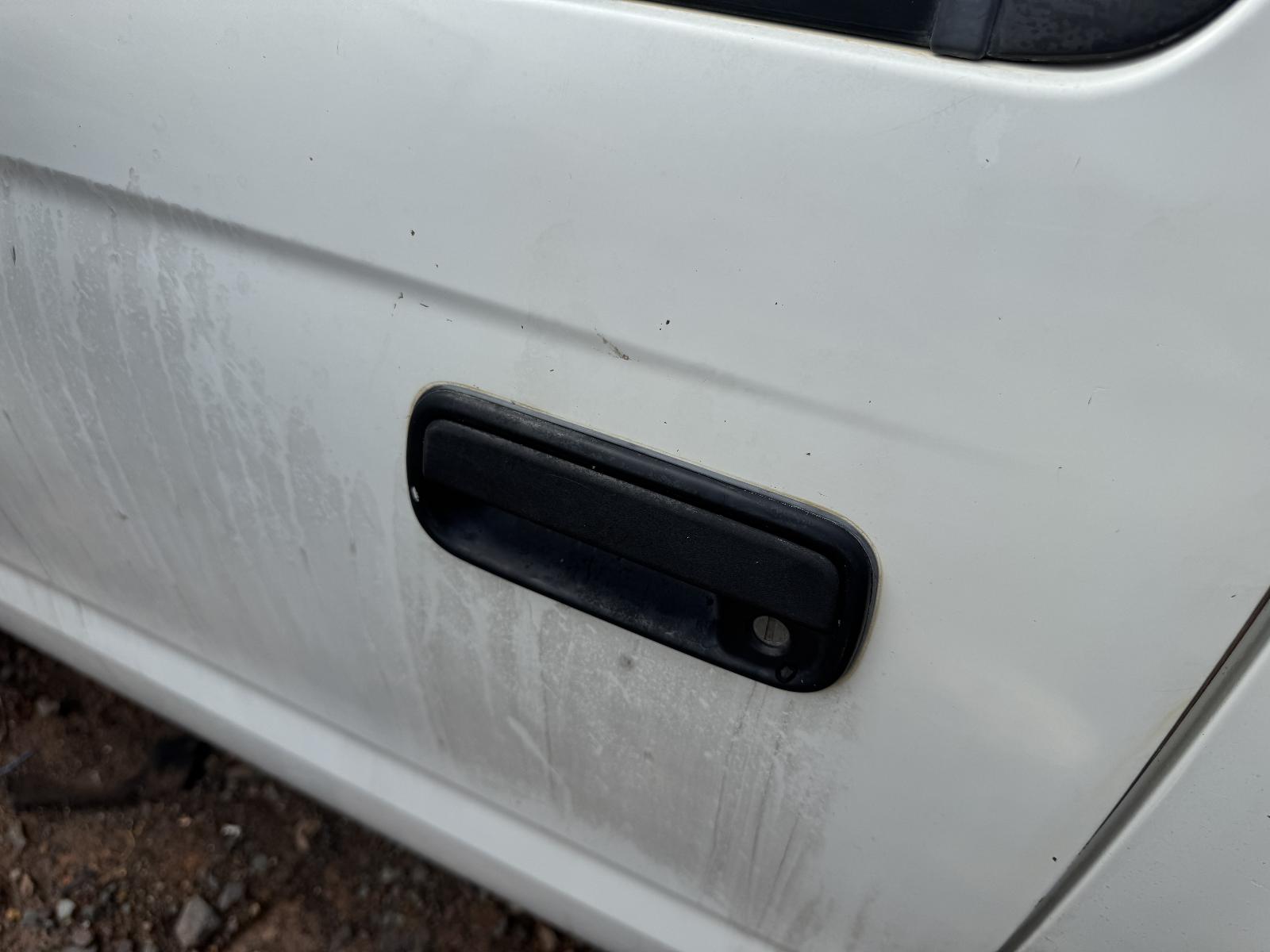 View TOYOTA HILUX 2002 4 Door Utility Breaking
