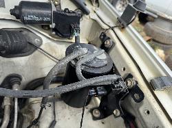 View TOYOTA HILUX 2002 4 Door Utility Breaking