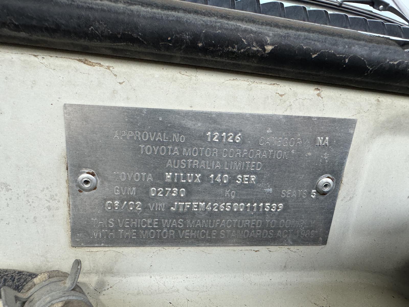 View TOYOTA HILUX 2002 4 Door Utility Breaking