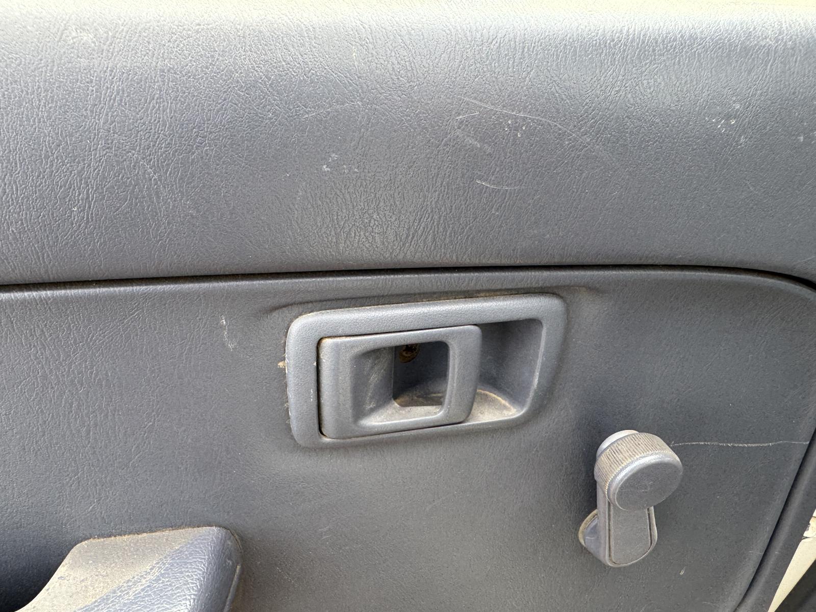 View TOYOTA HILUX 2002 4 Door Utility Breaking