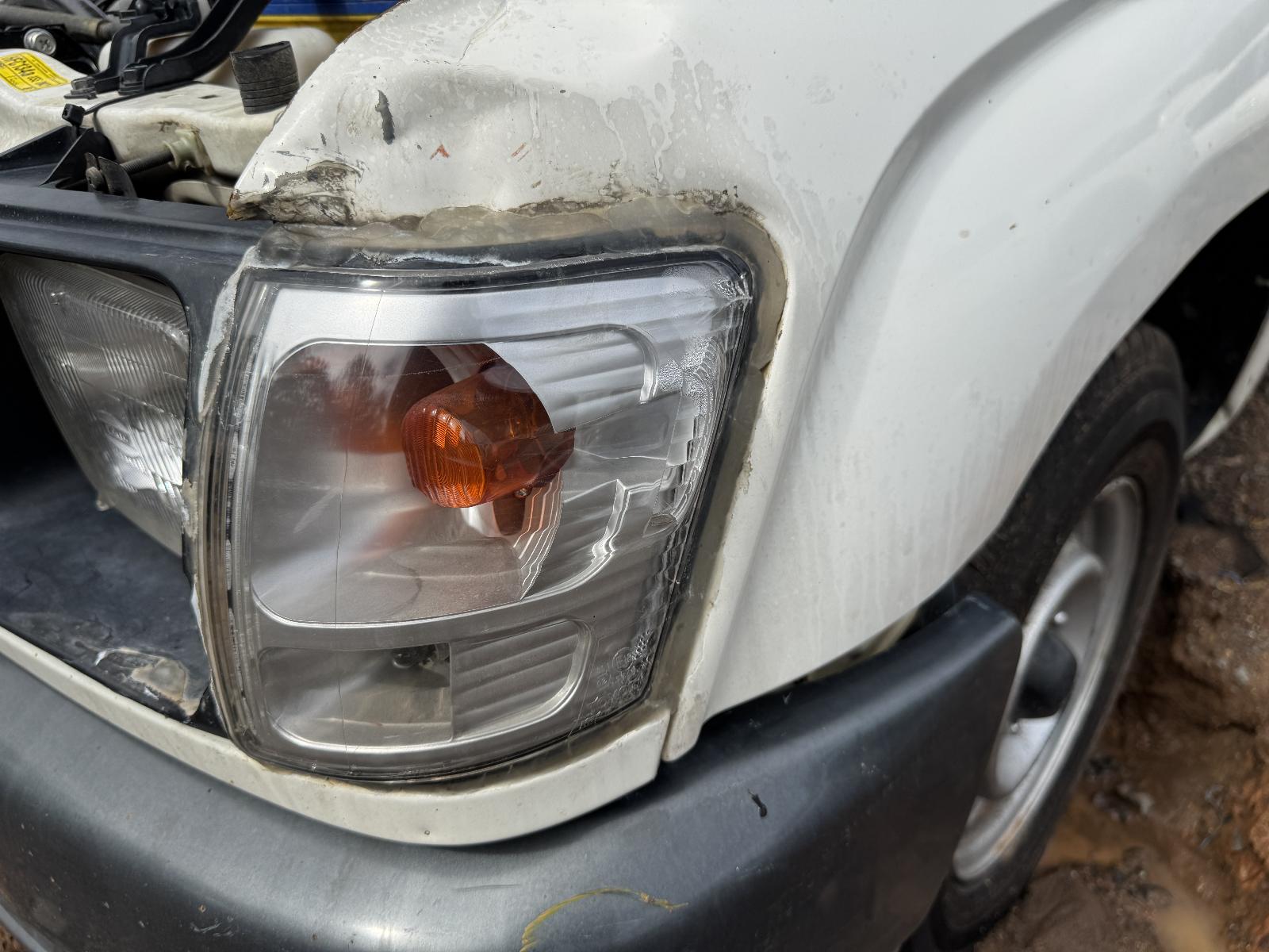 View TOYOTA HILUX 2002 4 Door Utility Breaking