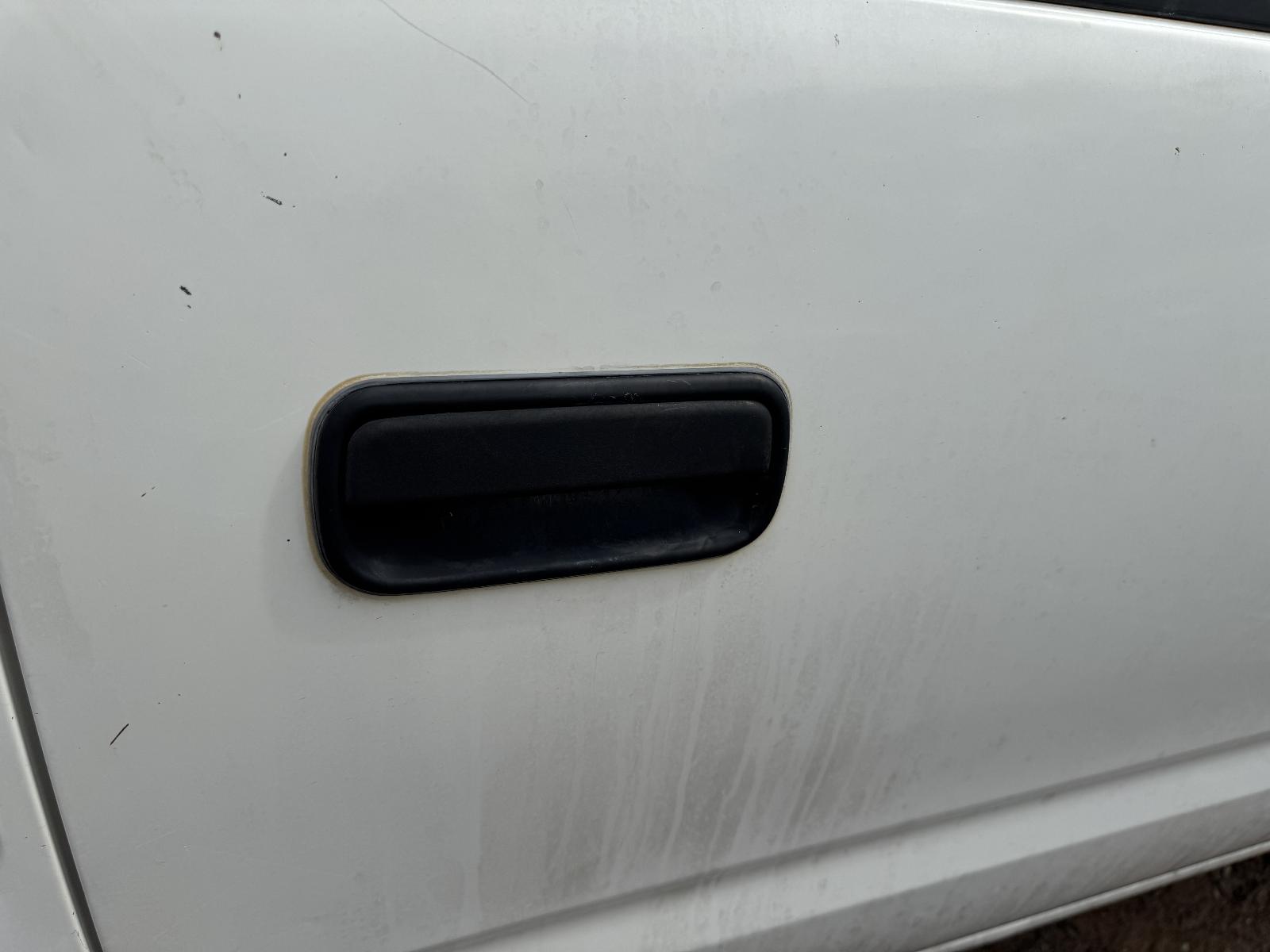 View TOYOTA HILUX 2002 4 Door Utility Breaking