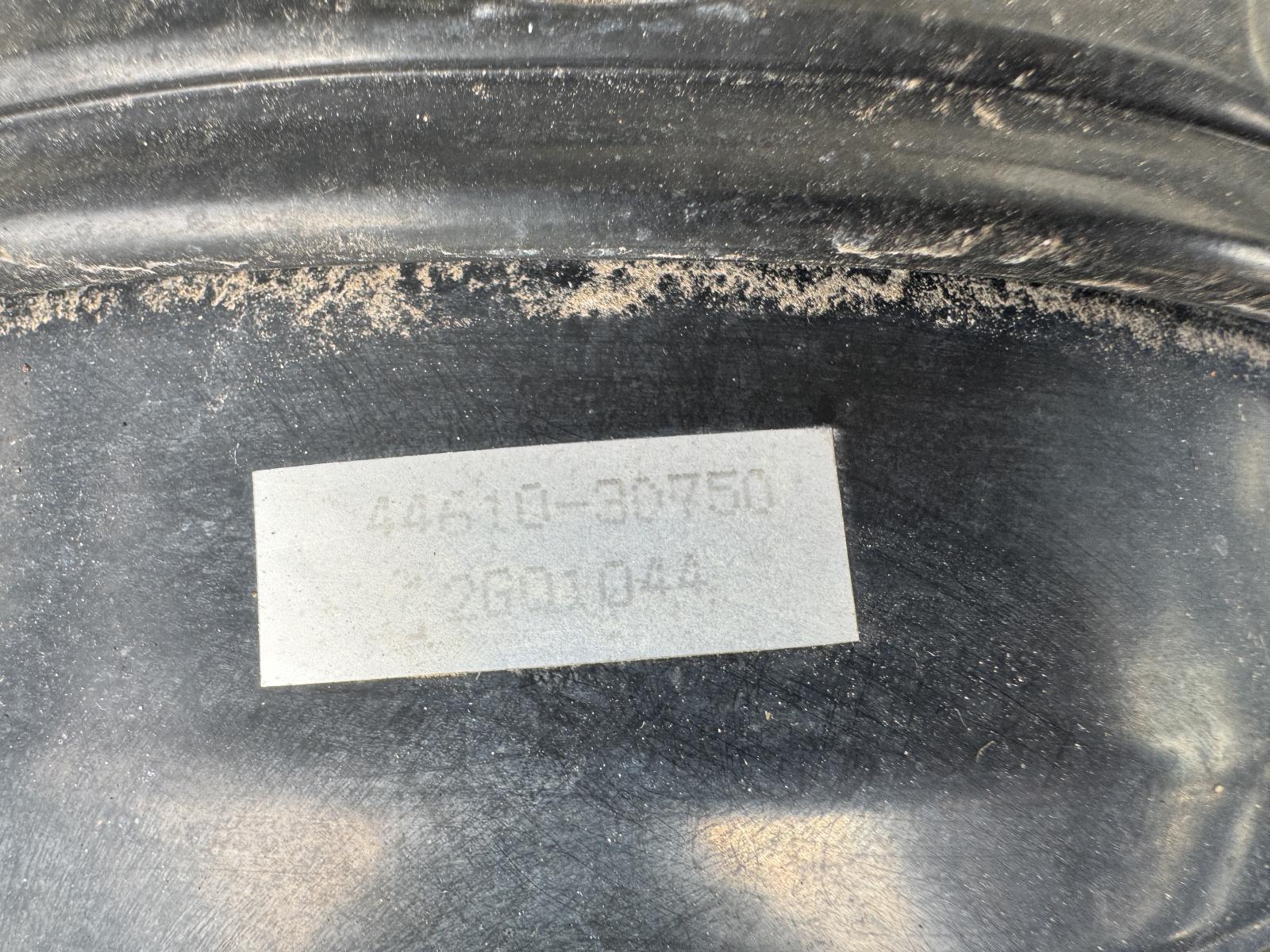 View TOYOTA HILUX 2002 4 Door Utility Breaking