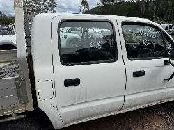 View TOYOTA HILUX 2002 4 Door Utility Breaking