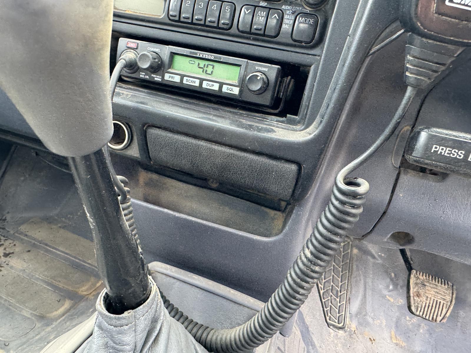 View TOYOTA HILUX 2002 4 Door Utility Breaking