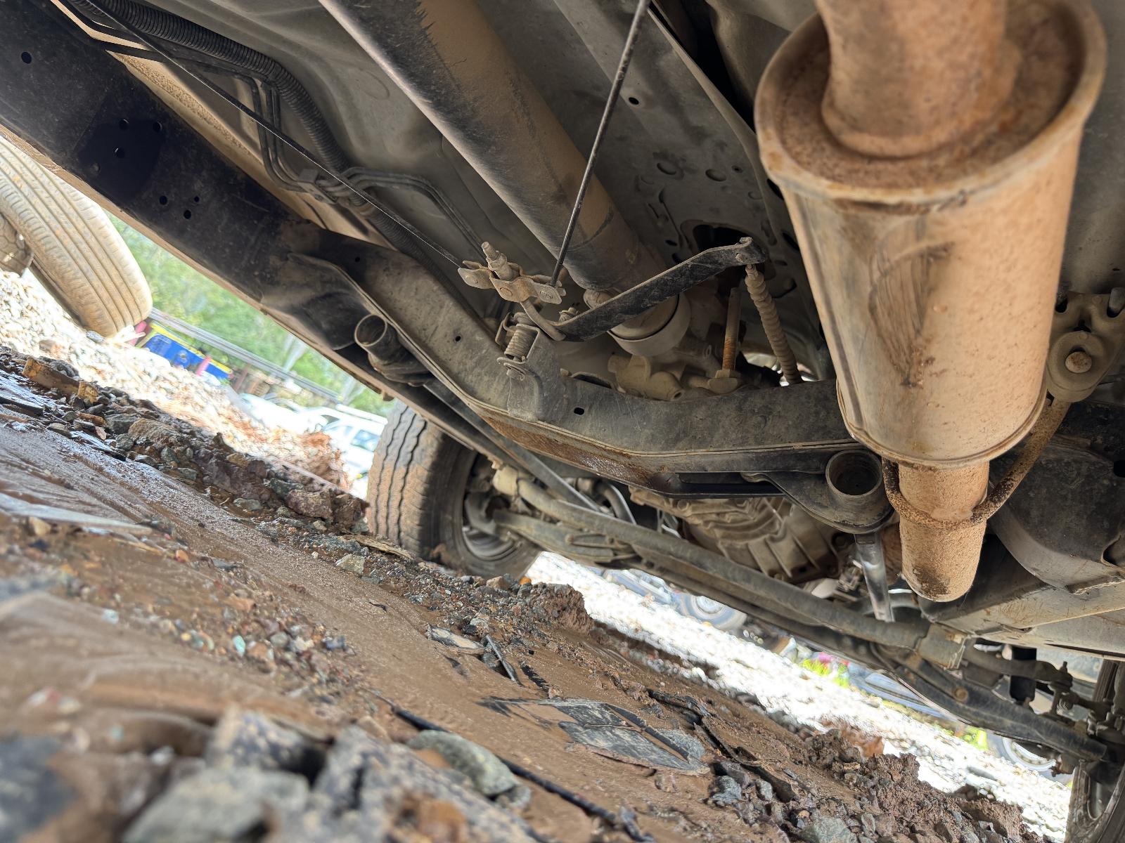 View TOYOTA HILUX 2002 4 Door Utility Breaking