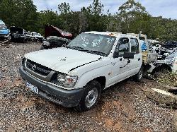View TOYOTA HILUX 2002 4 Door Utility Breaking