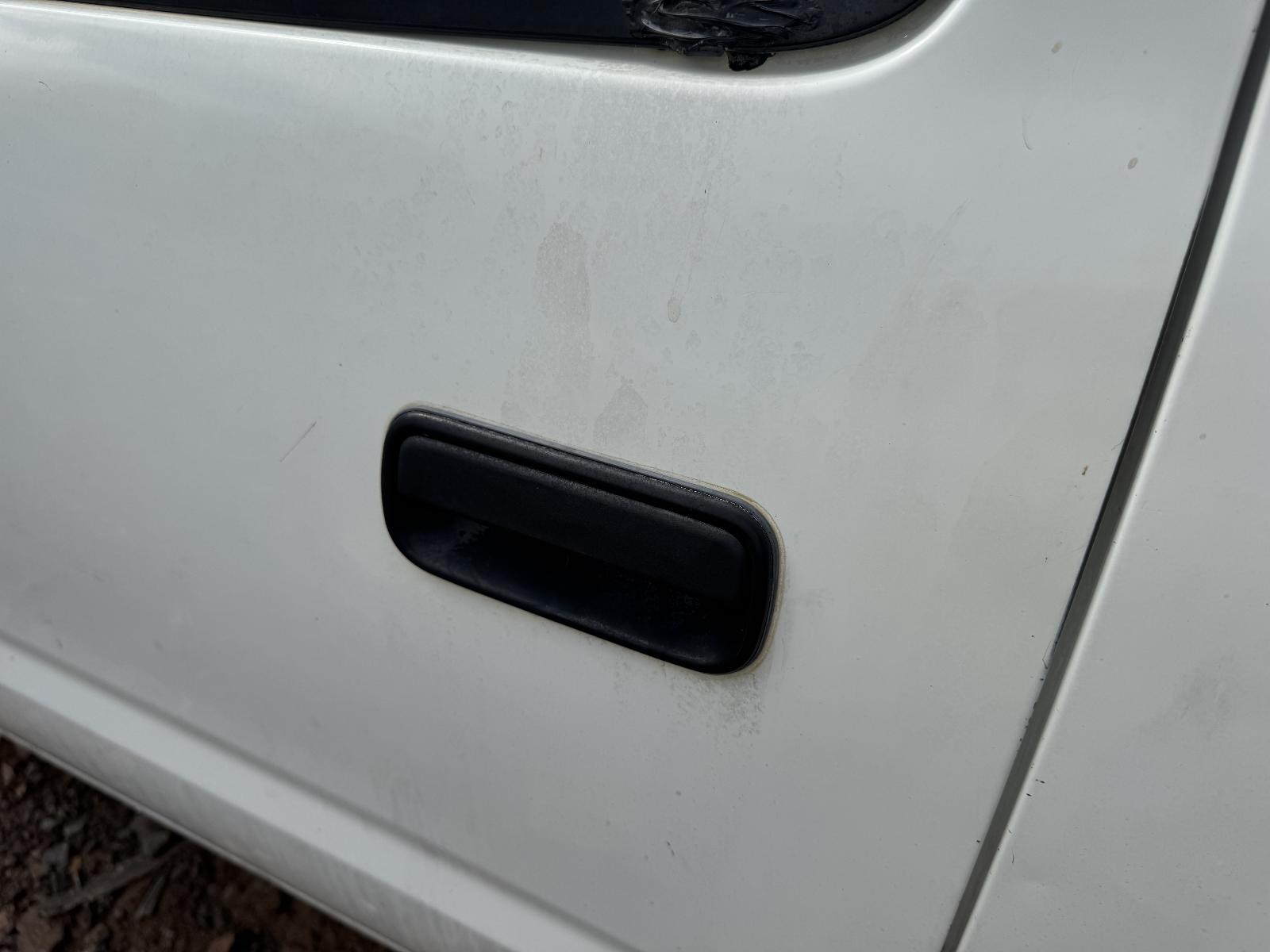 View TOYOTA HILUX 2002 4 Door Utility Breaking