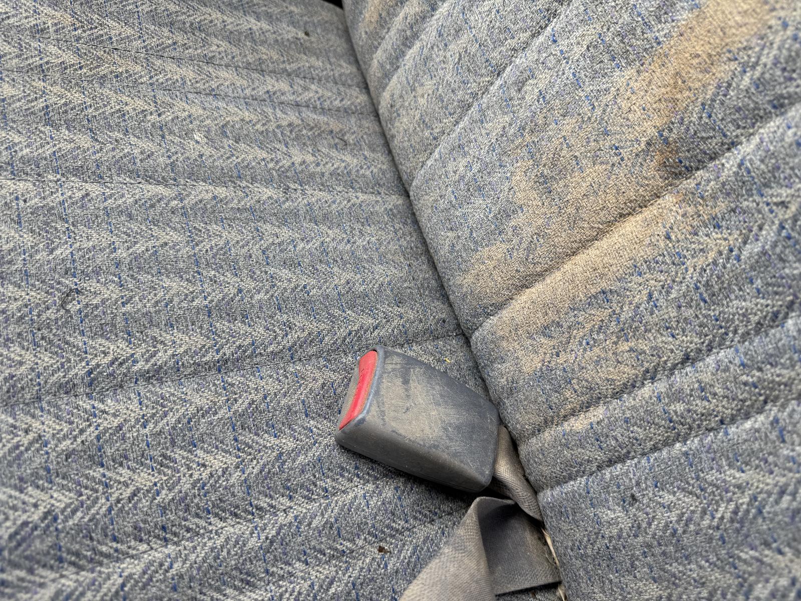 View TOYOTA HILUX 2002 4 Door Utility Breaking