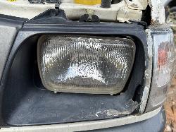 View TOYOTA HILUX 2002 4 Door Utility Breaking