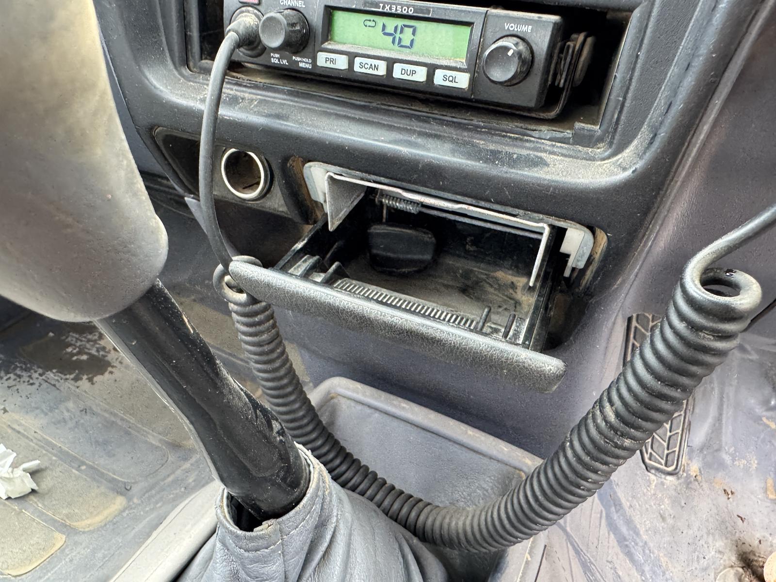 View TOYOTA HILUX 2002 4 Door Utility Breaking
