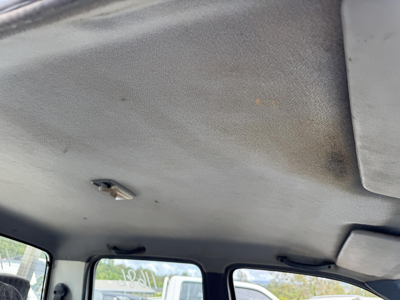 View TOYOTA HILUX 2002 4 Door Utility Breaking