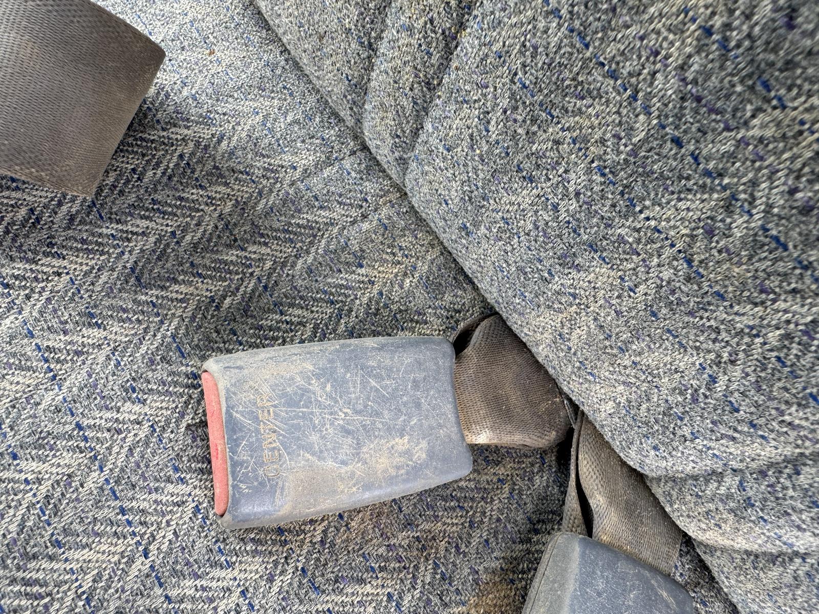 View TOYOTA HILUX 2002 4 Door Utility Breaking