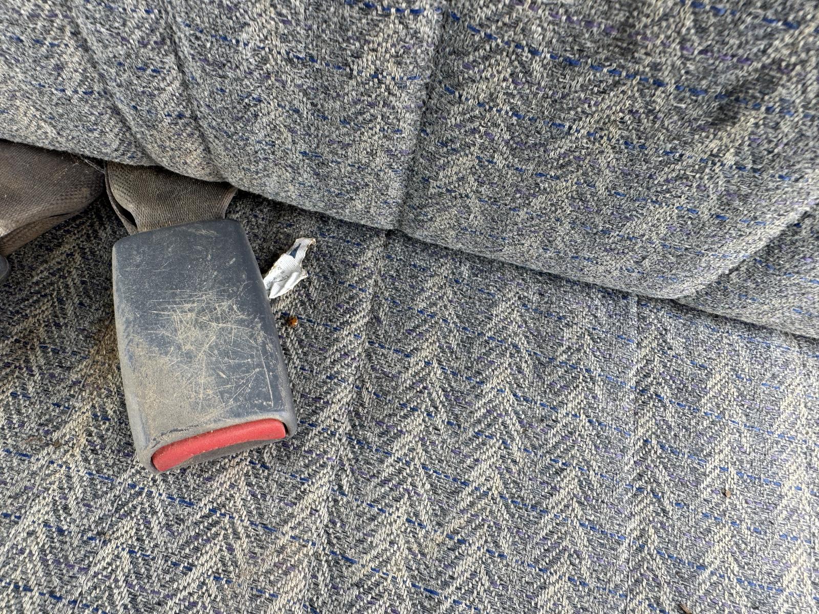 View TOYOTA HILUX 2002 4 Door Utility Breaking